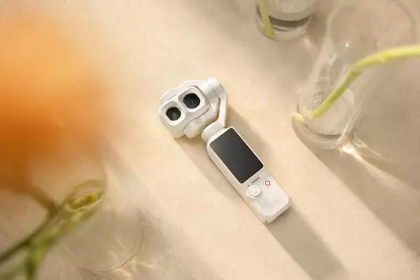 大疆 Osmo Pocket 4P 珠光白版本正式发售，新色诠释时尚美学